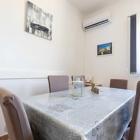 펜션 My Dalmatia - Sea View Holiday With Private Jacuzzi Sestrunj